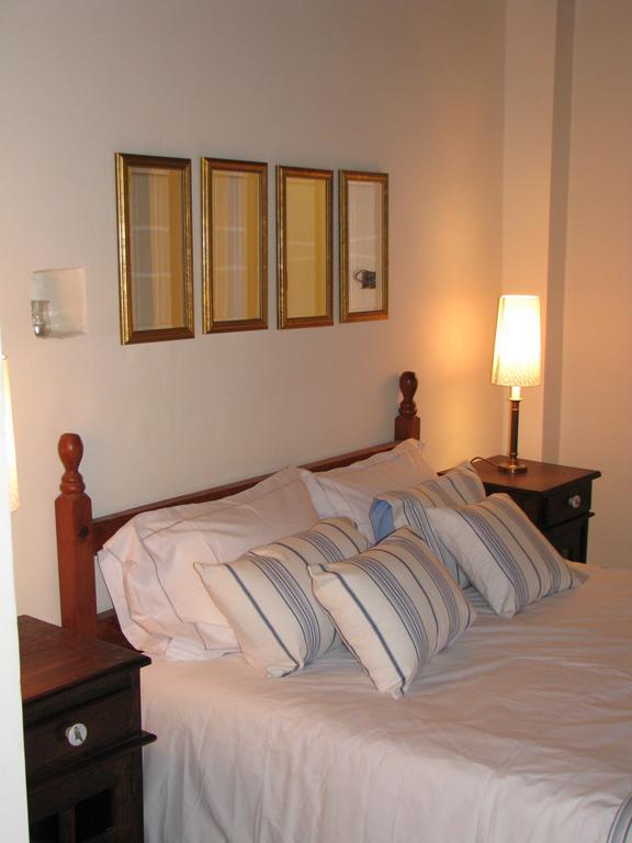 Dolphin Guest House And Studios Tóhni Szoba fotó