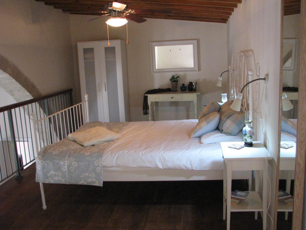Dolphin Guest House And Studios Tóhni Kültér fotó