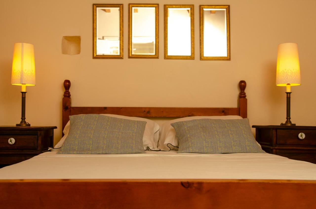 Dolphin Guest House And Studios Tóhni Kültér fotó