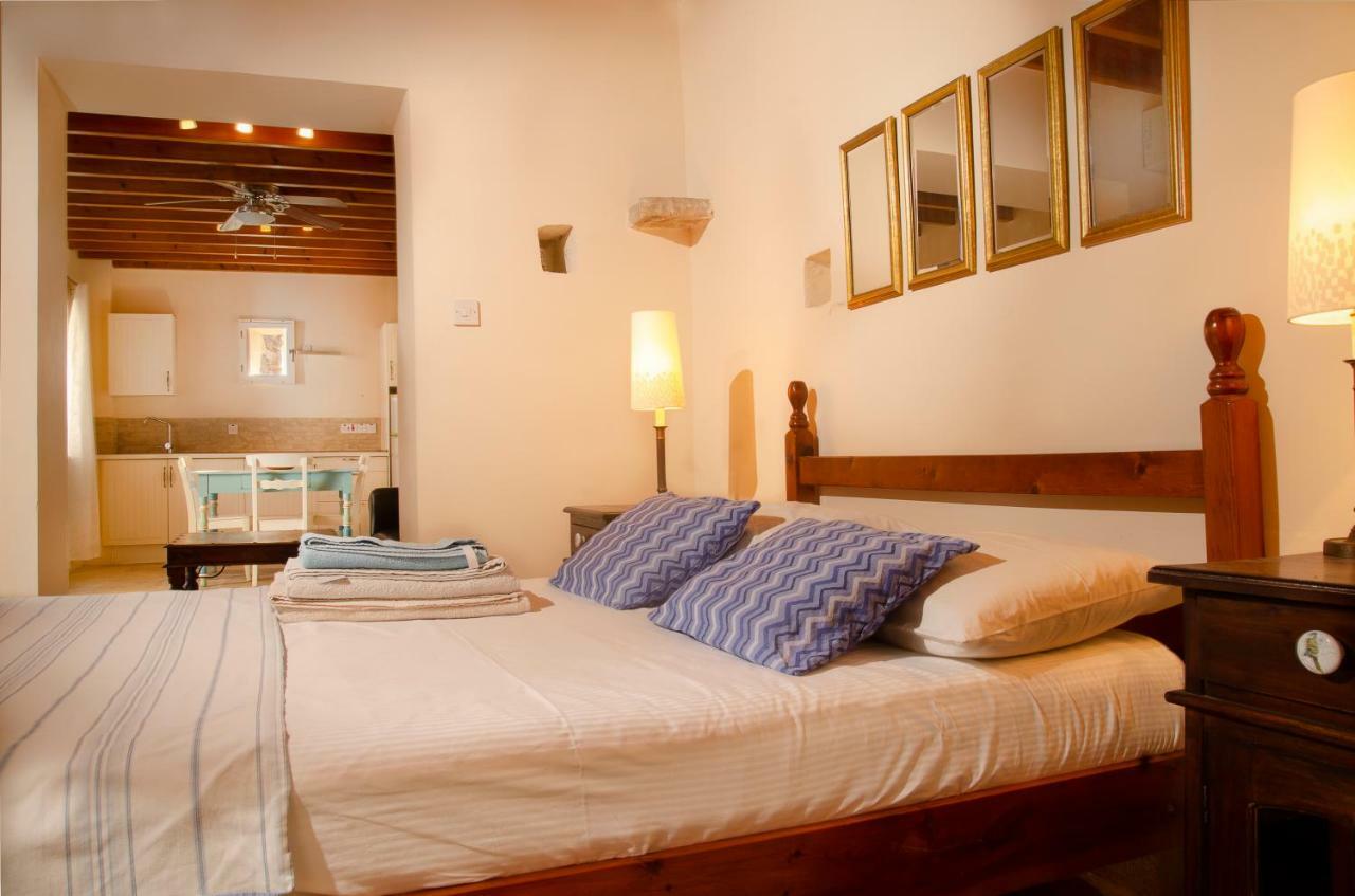 Dolphin Guest House And Studios Tóhni Kültér fotó